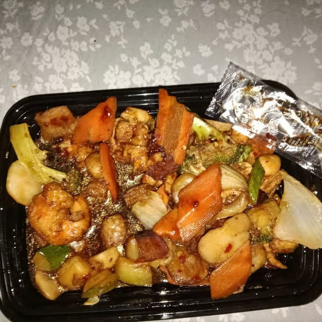 C25. Hunan Chicken.