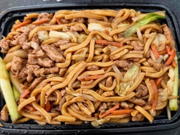 L10. Roast Pork Lo Mein (Noodles).