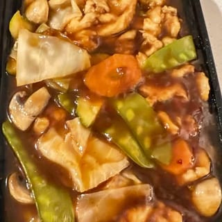 L28. Chicken with Garlic Sauce
