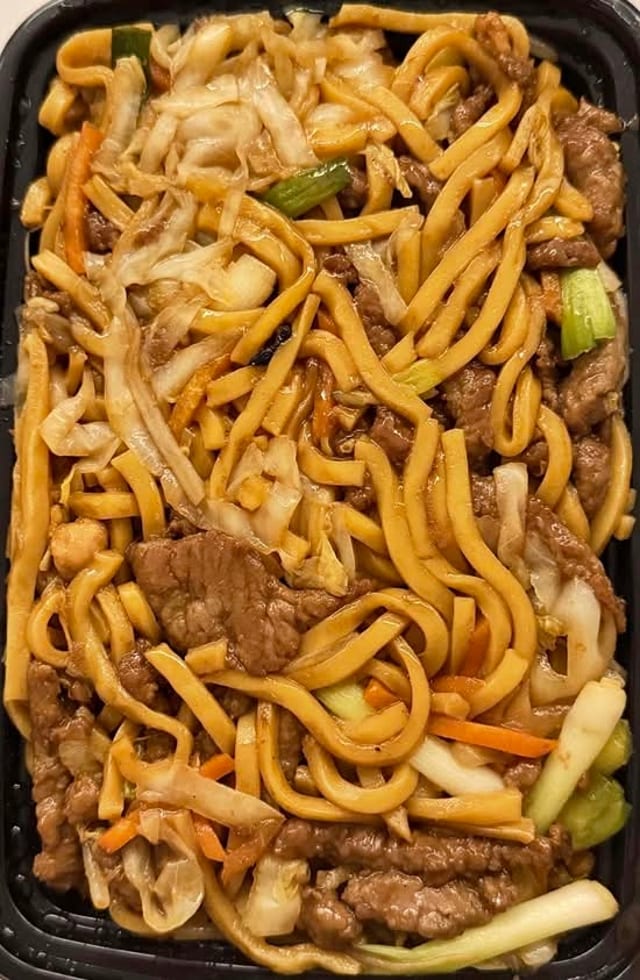 C11. Beef Lo Mein.